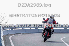 B23A2989