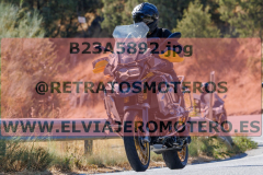 B23A5892